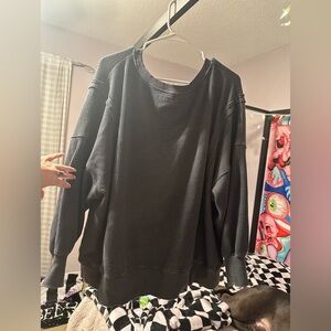 American Eagle sweater. Size M. Used condition.